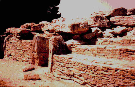 dolmen.gif (49945 octets)